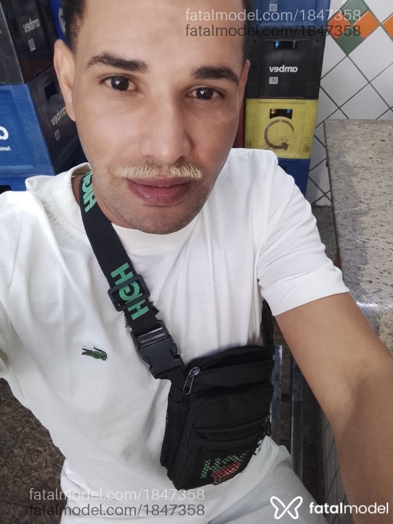 Acompanhante homem morena (o) de olhos castanhos em Belo Horizonte Acompanhante homem morena (o) de olhos castanhos em Belo Horizonte - Felipe