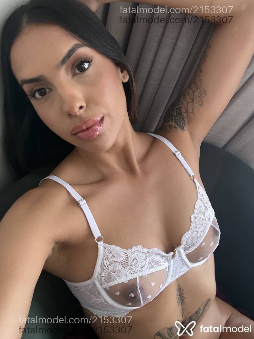 Acompanhante mulher morena (o) de olhos pretos - Luara