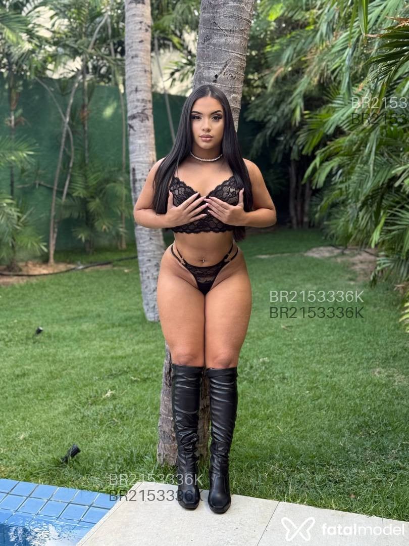 Acompanhante mulher com cabelo castanho de olhos castanhos em São Luís - Paola Crispin