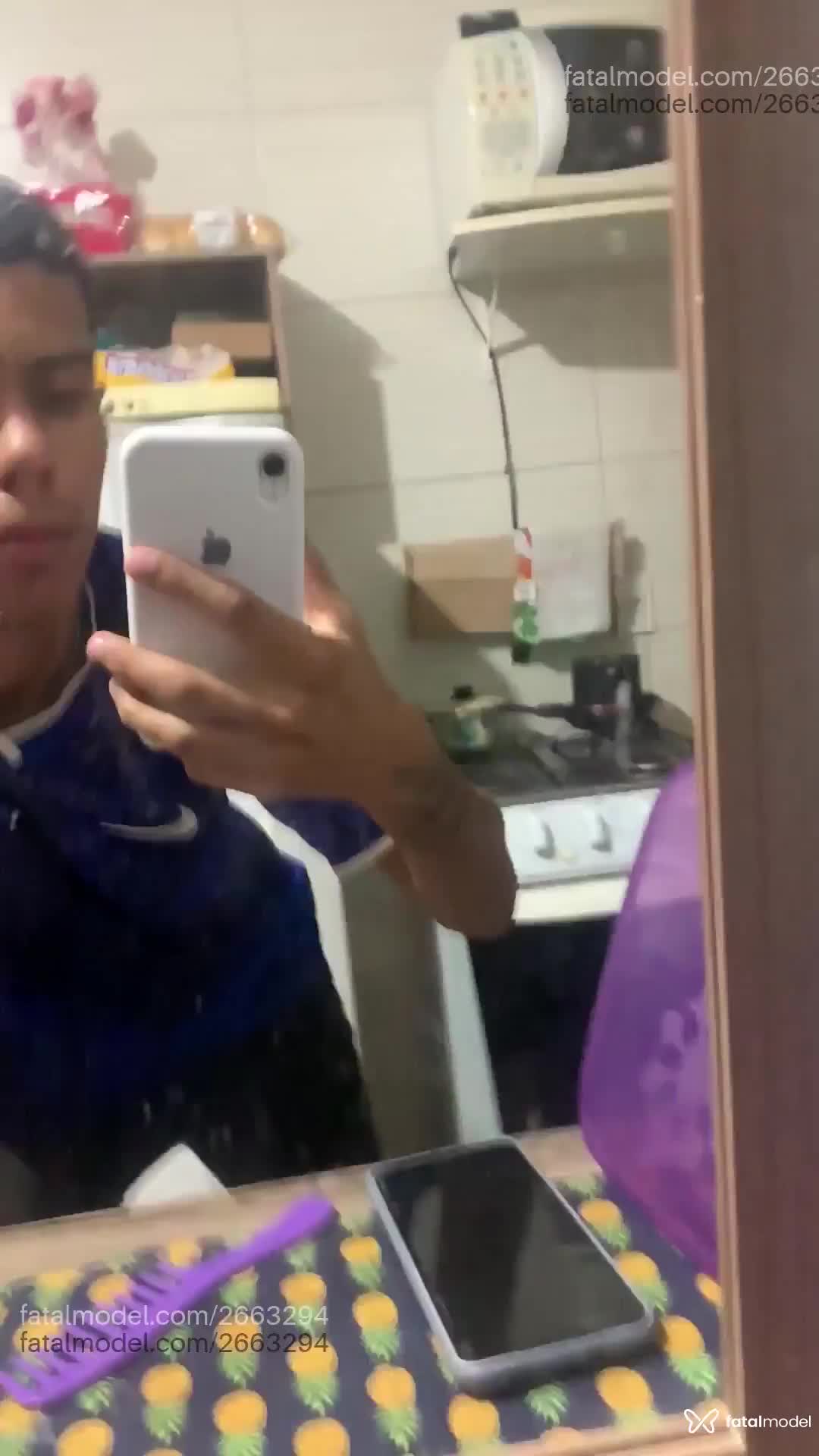 Acompanhante homem com cabelo castanho de olhos pretos em Virtual - Jhoon