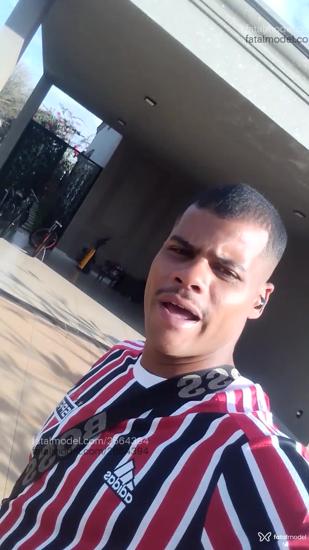 Acompanhante não-binário morena (o) de olhos mel em São José do Rio Preto - Vinicius