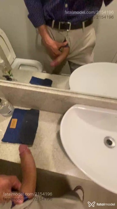 Acompanhante homem com cabelo castanho de olhos castanhos em São Paulo Acompanhante homem com cabelo castanho de olhos castanhos em São Paulo - Jota Junior