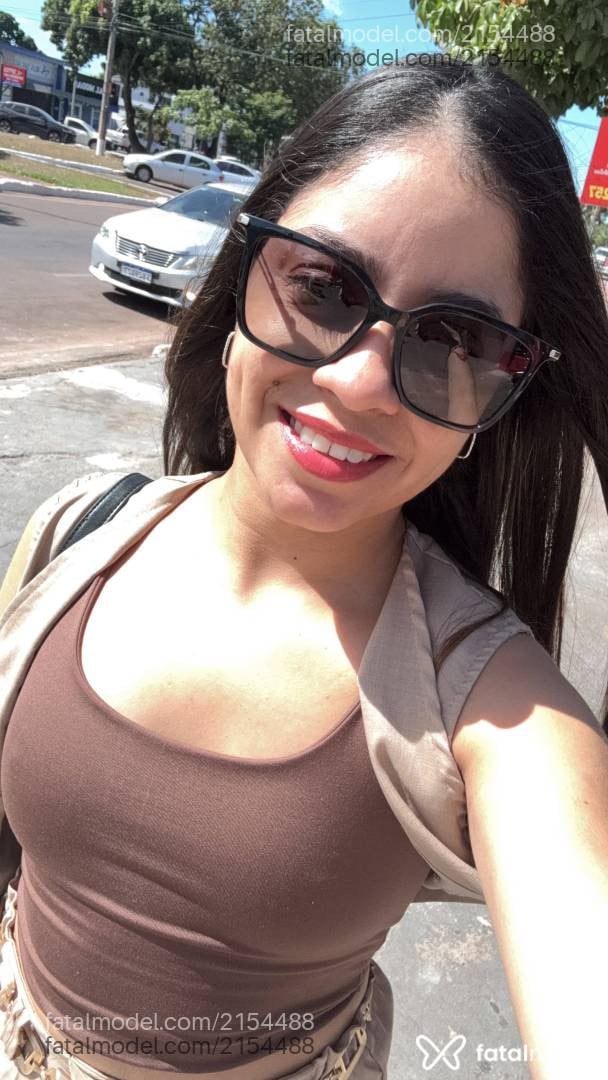 Acompanhante mulher com cabelo castanho de olhos castanhos em Água Boa - Nyx
