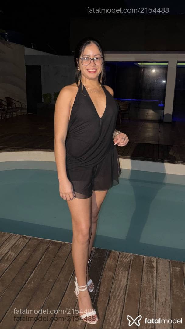 Acompanhante mulher com cabelo castanho de olhos castanhos em Água Boa Acompanhante mulher com cabelo castanho de olhos castanhos em Água Boa - Nyx
