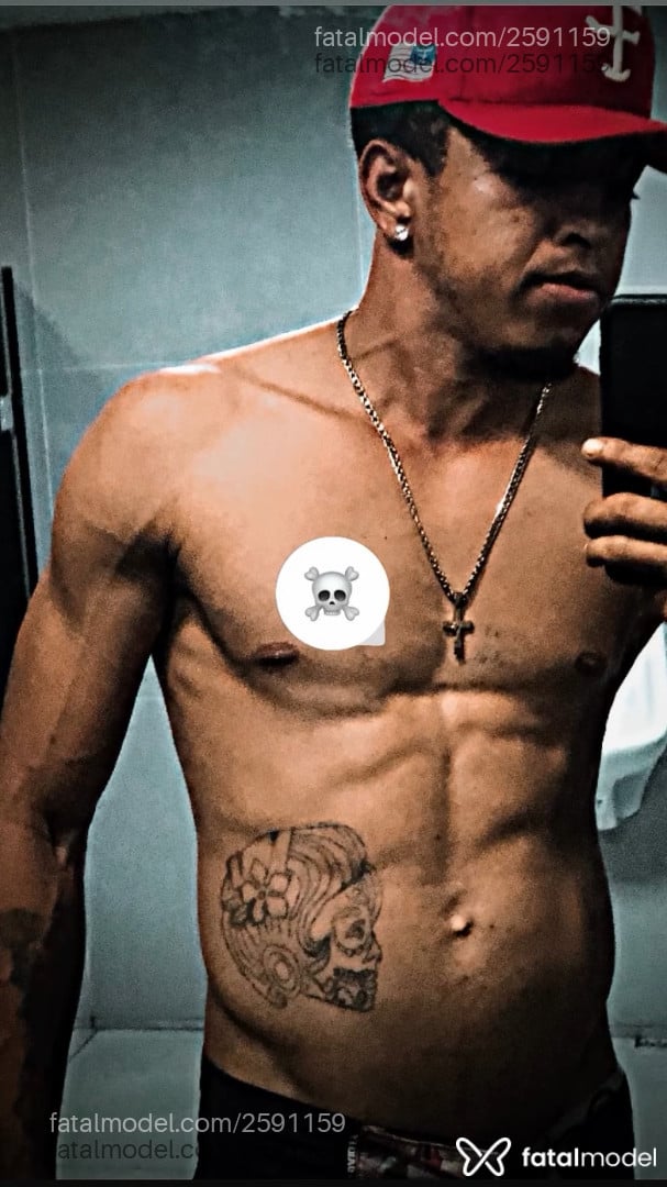 Acompanhante homem morena (o) de olhos castanhos em Goianésia Acompanhante homem morena (o) de olhos castanhos em Goianésia - Negãooo