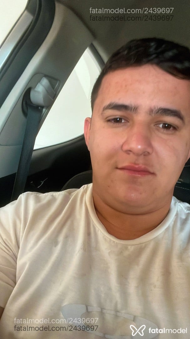 Acompanhante homem morena (o) de olhos castanhos em Tubarão Acompanhante homem morena (o) de olhos castanhos em Tubarão - Bruno