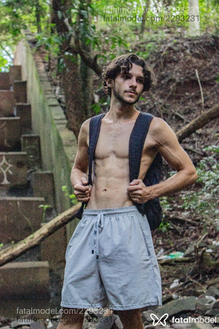 Acompanhante homem morena (o) de olhos castanhos em São Paulo - Pedro