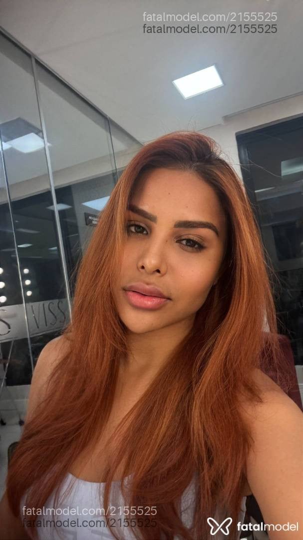 Acompanhante mulher morena (o) de olhos mel - Heloíse