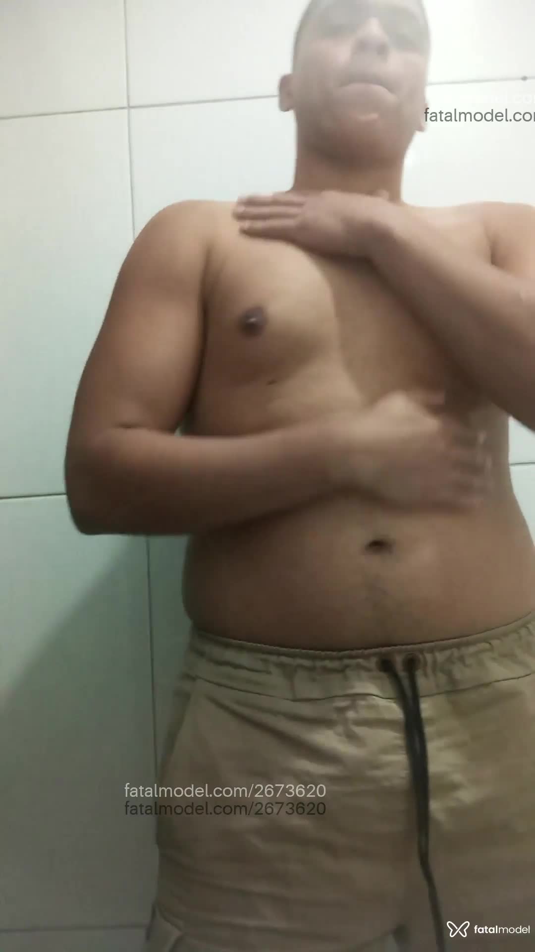Acompanhante homem morena (o) de olhos castanhos em São Paulo - Douglas