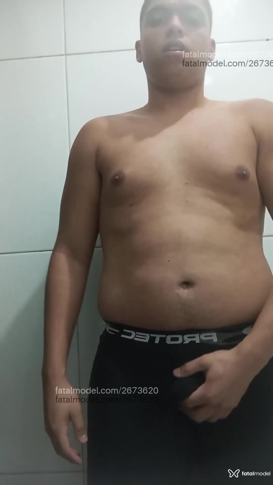 Acompanhante homem morena (o) de olhos castanhos em São Paulo - Douglas
