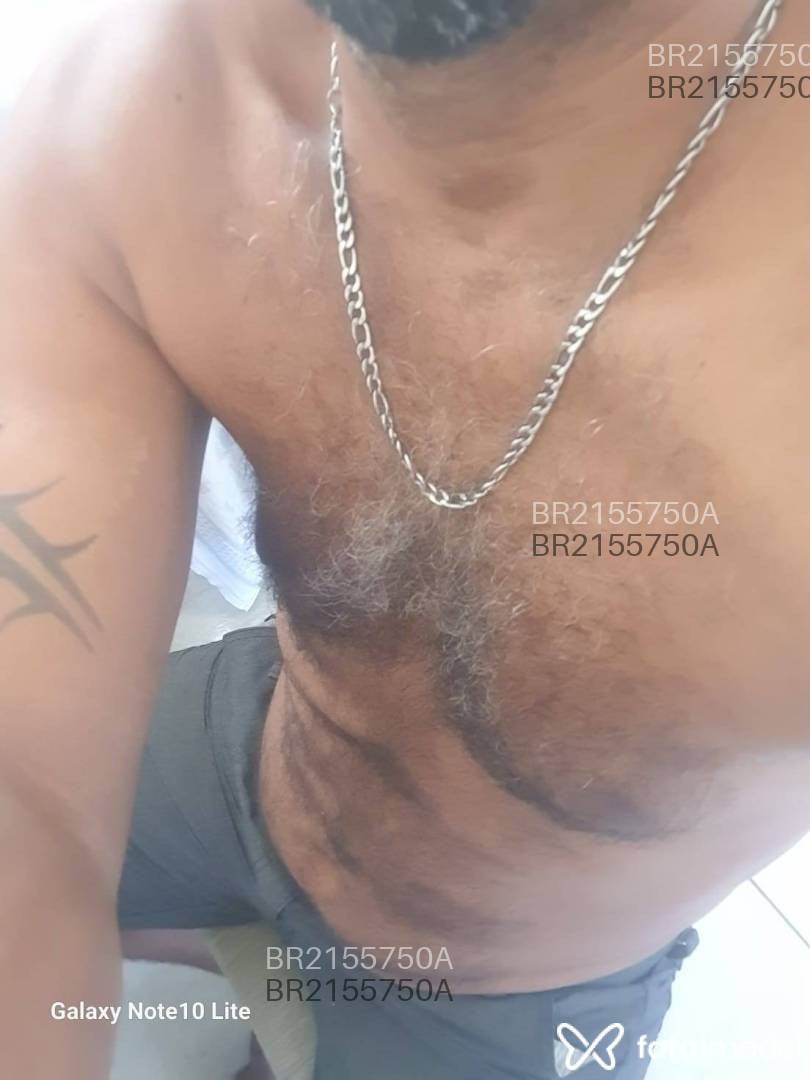 Acompanhante homem com cabelo castanho de olhos castanhos em Cariacica Acompanhante homem com cabelo castanho de olhos castanhos em Cariacica - Regis