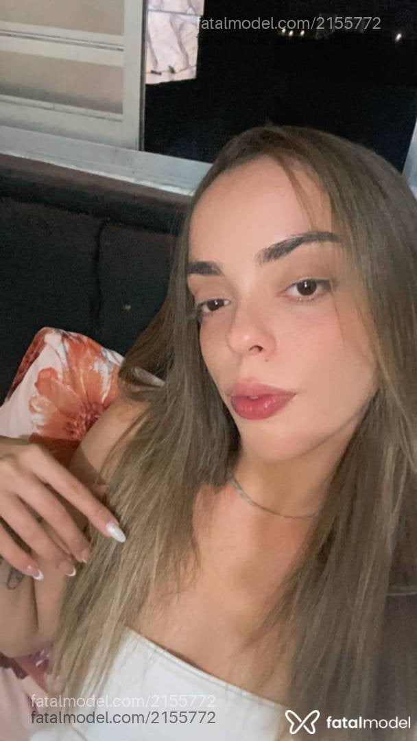 Acompanhante mulher loira (o) de olhos castanhos - Bianquinha Acompanhante mulher loira (o) de olhos castanhos - Bianquinha