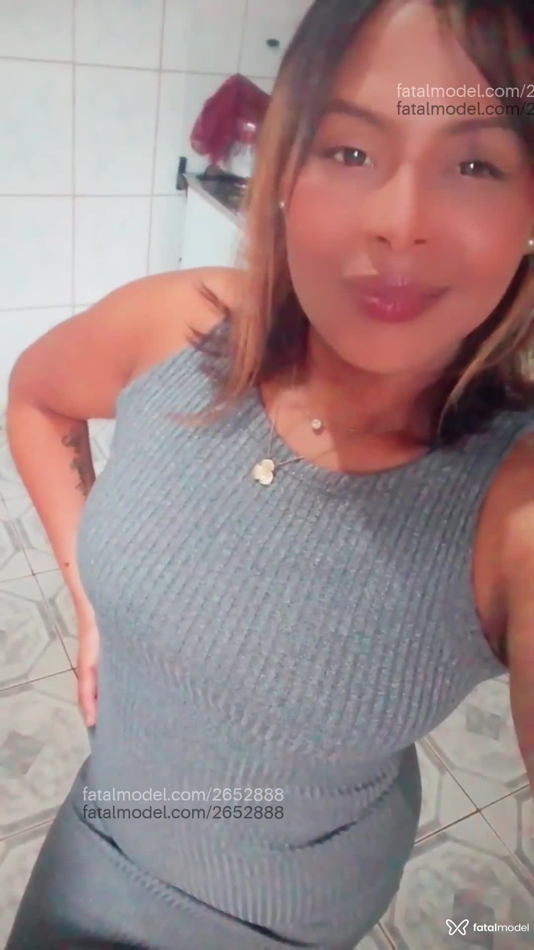Acompanhante mulher com cabelo castanho de olhos pretos em Virtual Acompanhante mulher com cabelo castanho de olhos pretos em Virtual - Indiazinhax