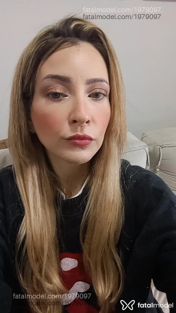 Acompanhante mulher loira (o) de olhos castanhos em São Paulo - Juliane Martins