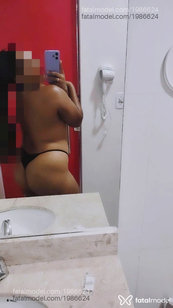 Acompanhante mulher morena (o) de olhos castanhos em Rio Real Acompanhante mulher morena (o) de olhos castanhos em Rio Real - Morena