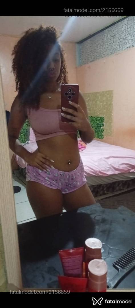 Acompanhante mulher loira (o) de olhos castanhos em Macaé - Barbara