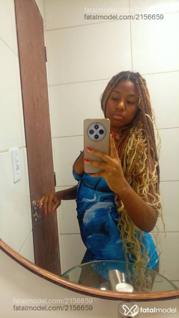 Acompanhante mulher loira (o) de olhos castanhos em Macaé - Barbara