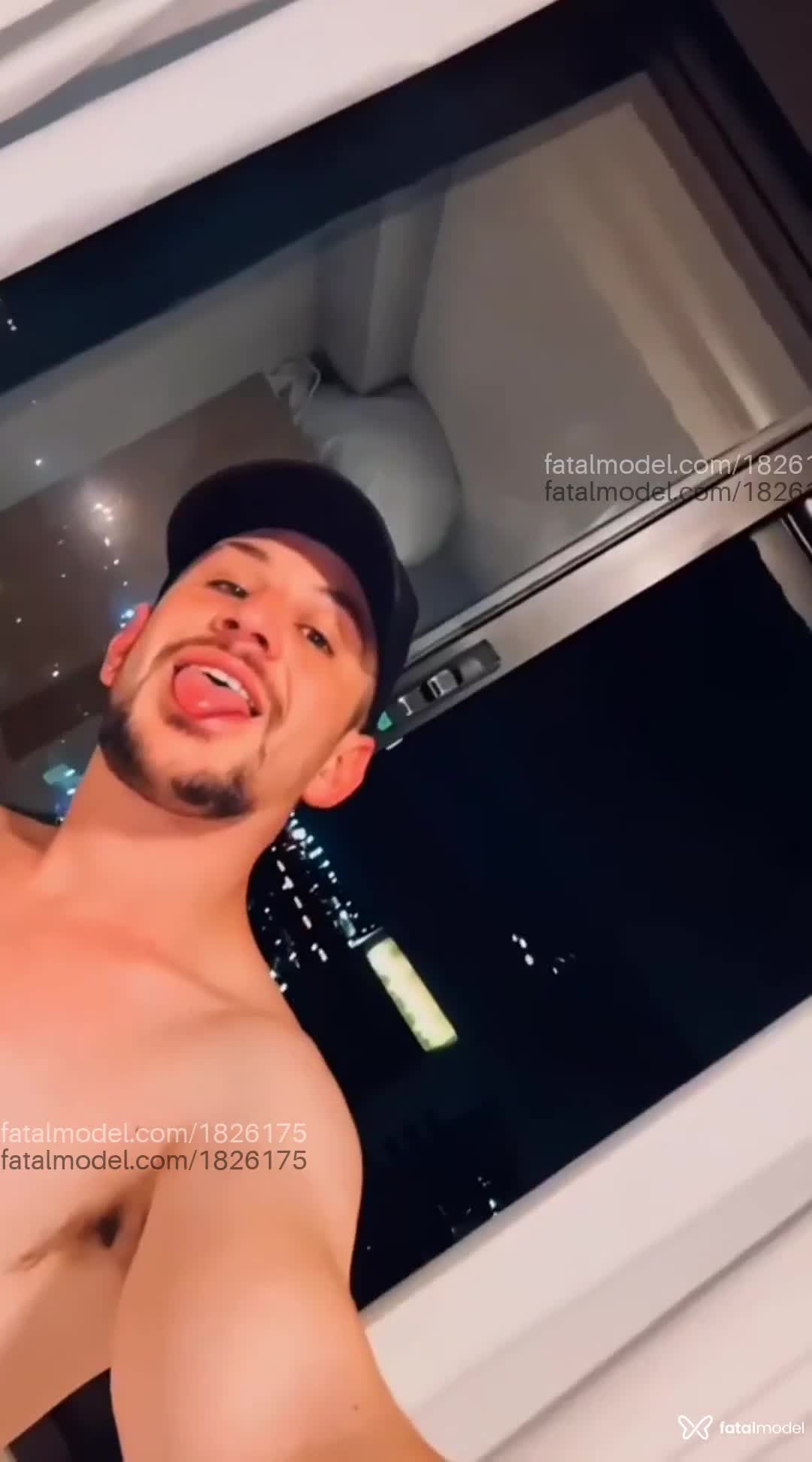 Acompanhante homem com cabelo castanho de olhos castanhos em São Paulo - Lucas Del Monte