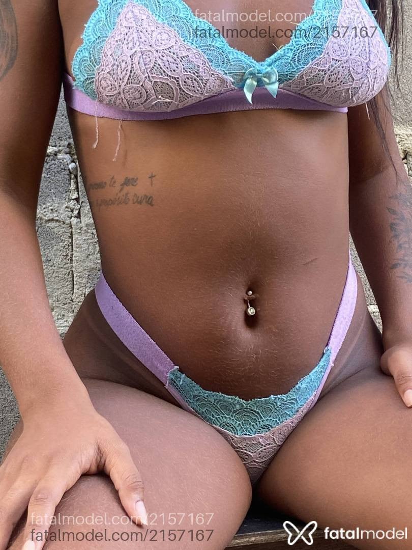 Acompanhante mulher com cabelo castanho de olhos pretos em Itajaí - Larissa Maia