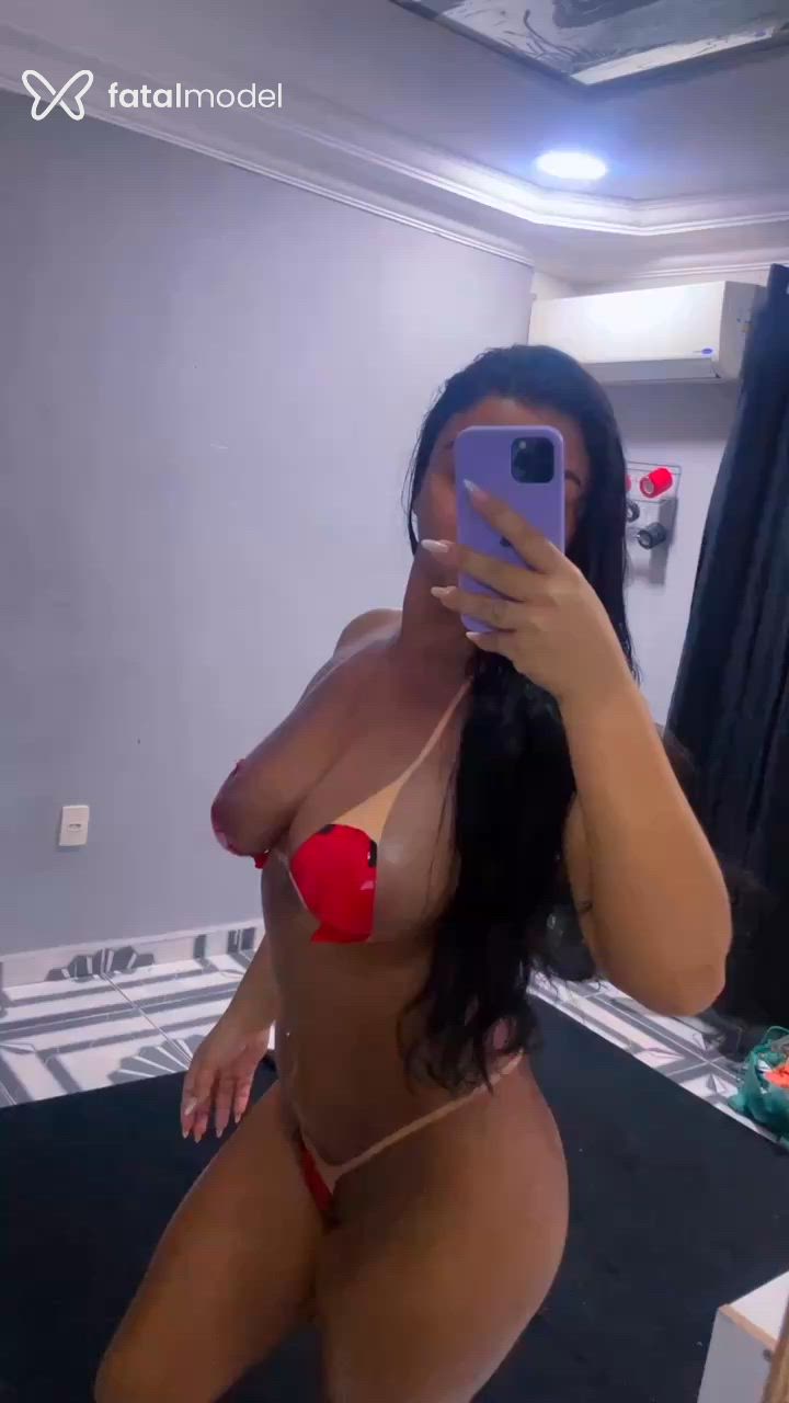 Acompanhante mulher morena (o) de olhos pretos - Lua