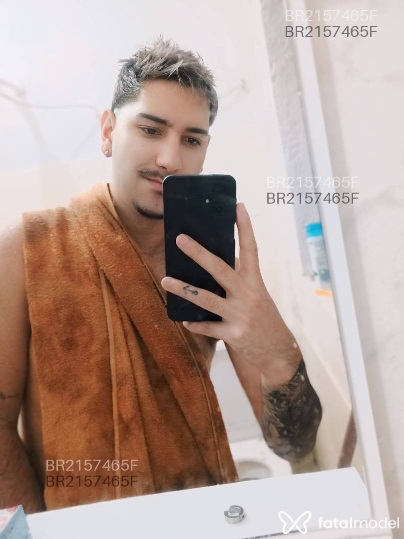 Acompanhante homem com cabelo castanho de olhos castanhos em Jandira Acompanhante homem com cabelo castanho de olhos castanhos em Jandira - Gabriel Belluzzi