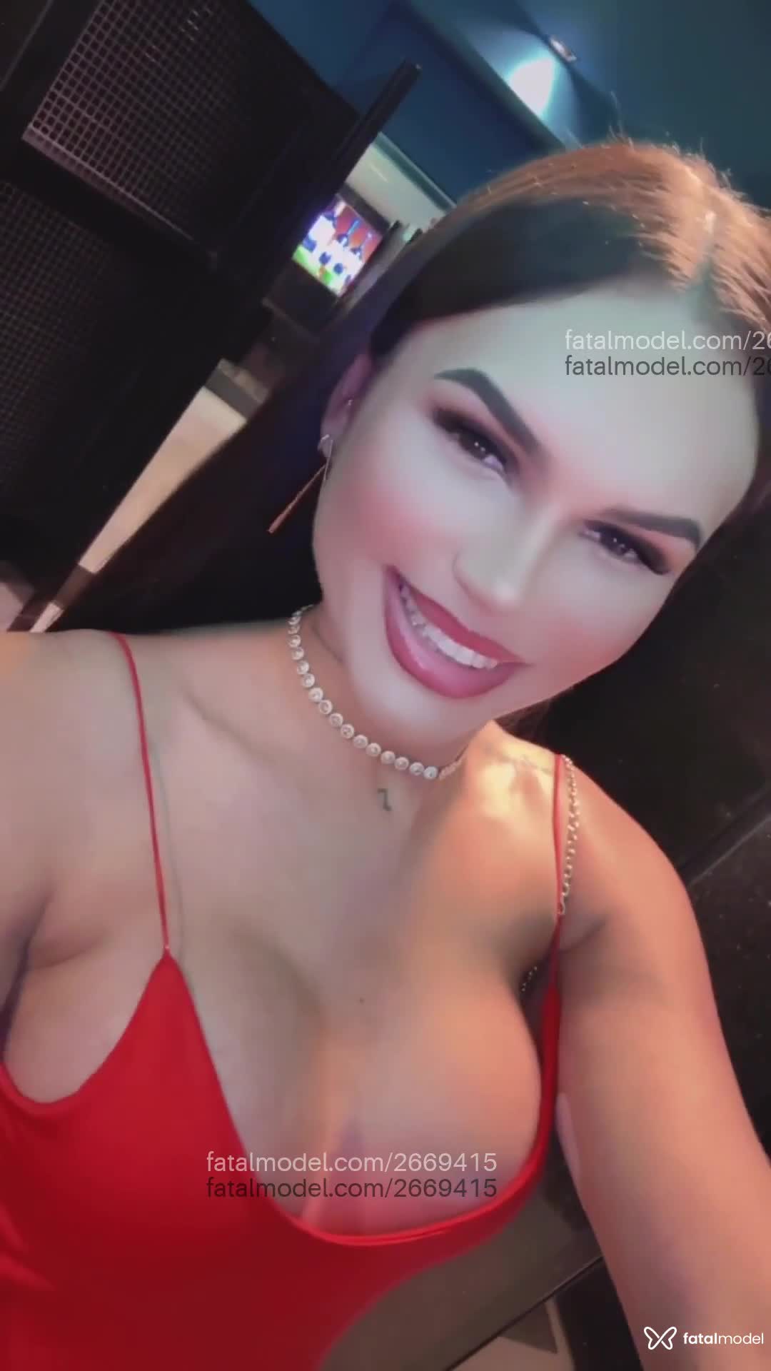 Acompanhante mulher trans morena (o) de olhos castanhos - Littledoll