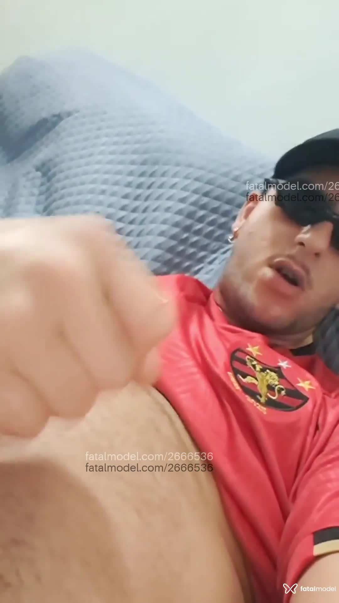 Acompanhante homem morena (o) de olhos castanhos em Caruaru - Maurício