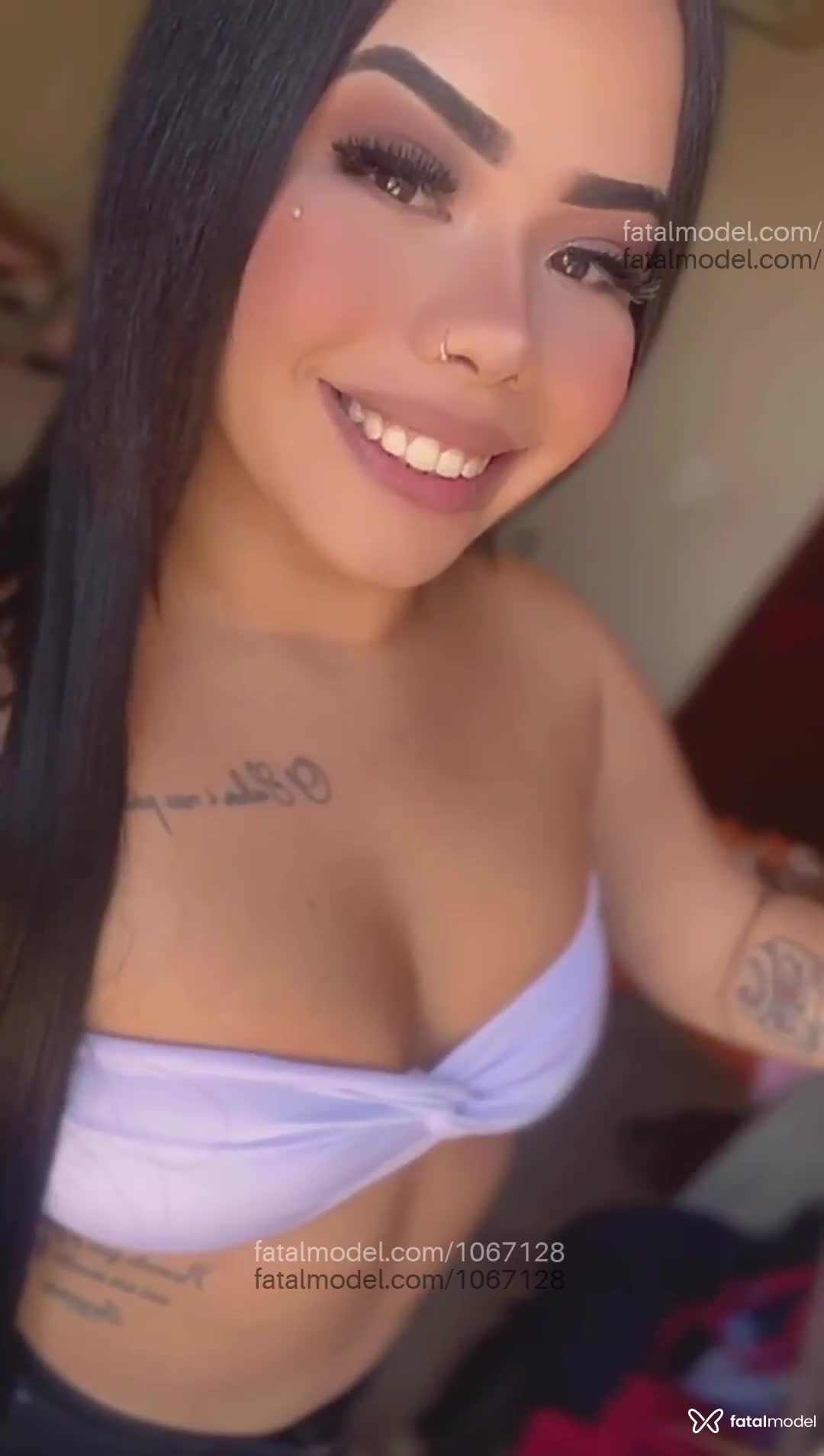 Acompanhante mulher morena (o) de olhos castanhos - Bruna