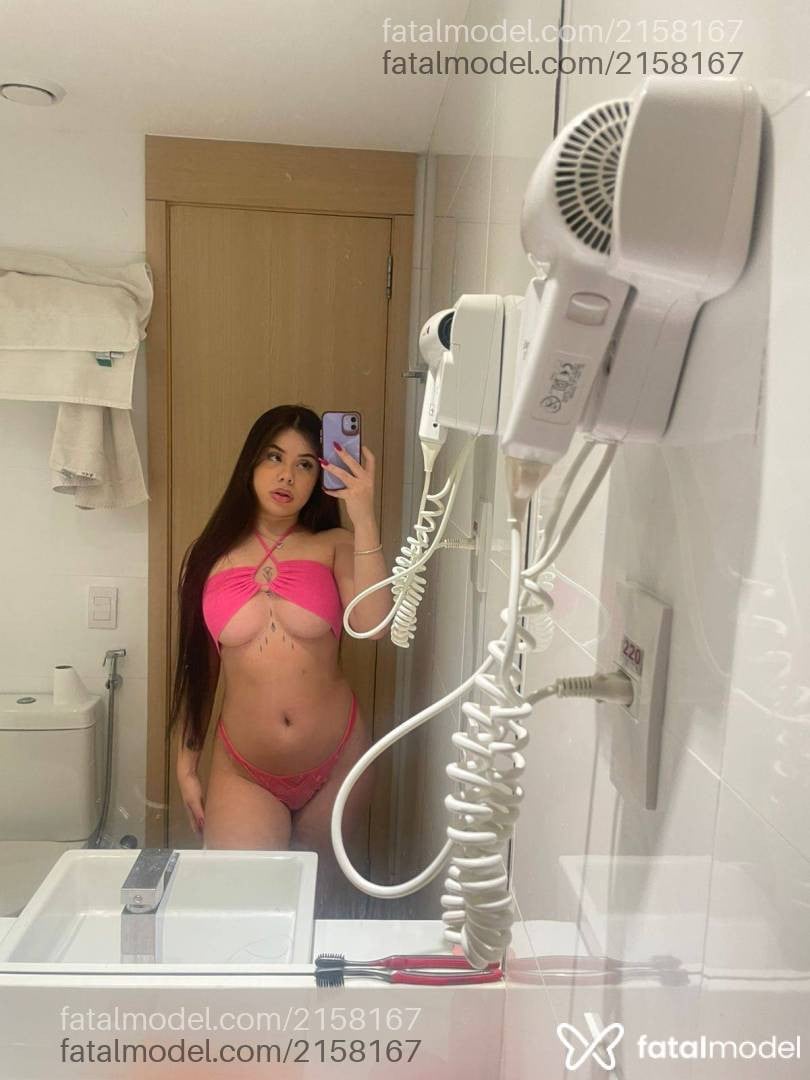 Acompanhante mulher com cabelo castanho de olhos castanhos - Ayumi Castro