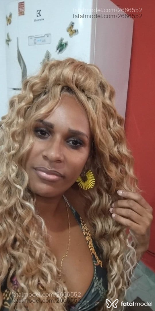 Acompanhante mulher loira (o) de olhos castanhos em Virtual - Susu morena