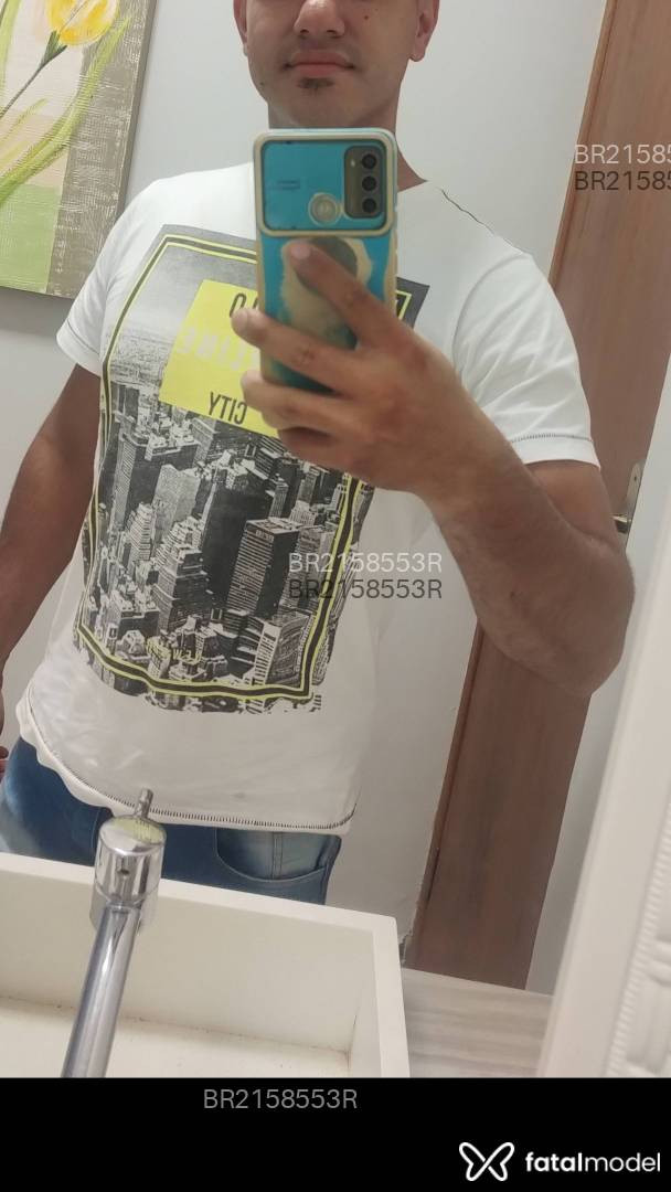 Acompanhante homem com cabelo castanho de olhos castanhos em São Paulo Acompanhante homem com cabelo castanho de olhos castanhos em São Paulo - Hudrm