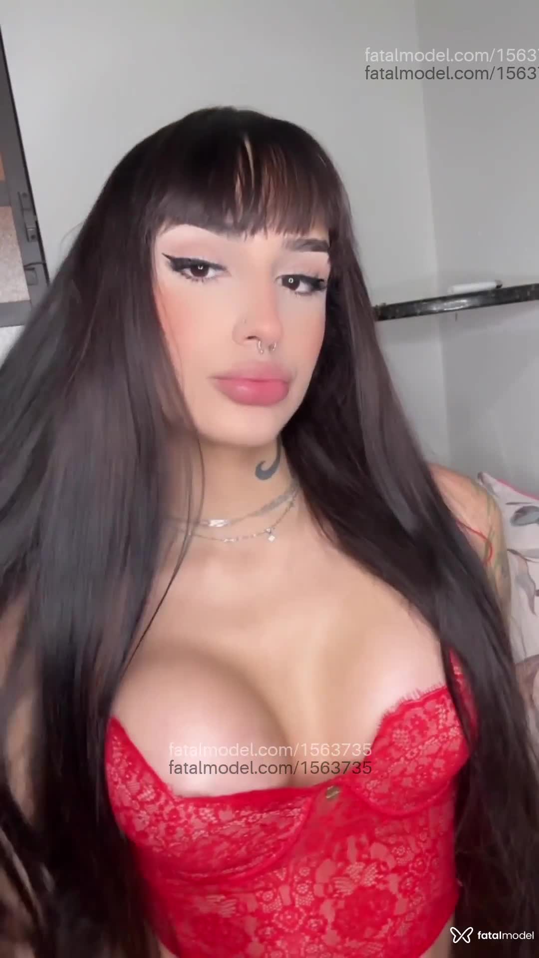 Acompanhante mulher trans morena (o) de olhos castanhos em São Paulo - Mel