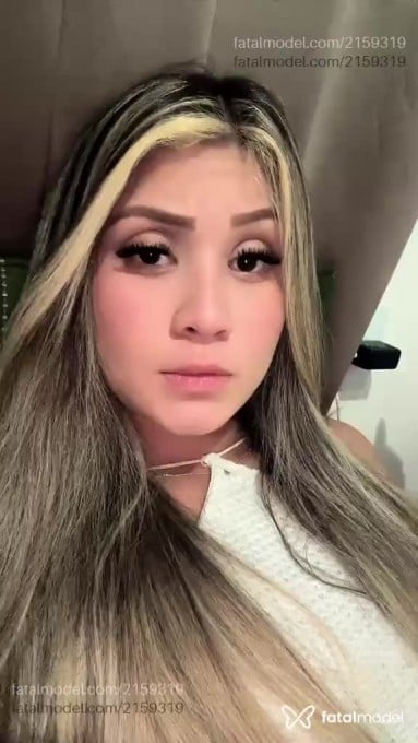 Acompanhante mulher com cabelo castanho de olhos castanhos em Chapecó Acompanhante mulher com cabelo castanho de olhos castanhos em Chapecó - Jhennifer