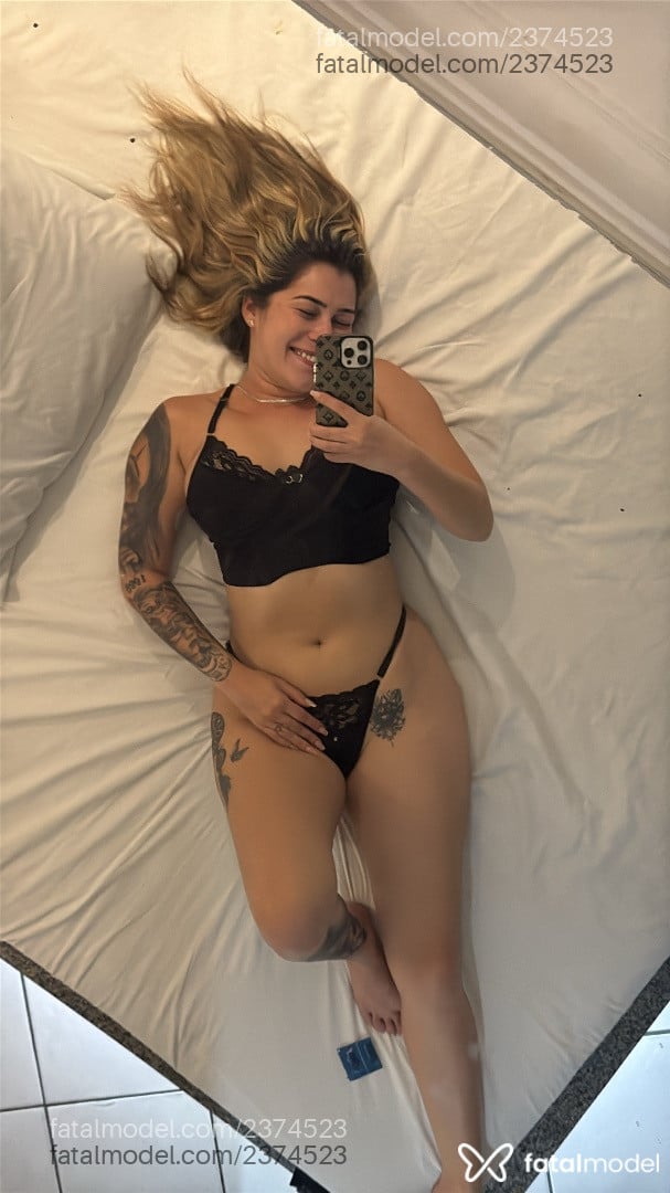 Acompanhante mulher com cabelo castanho de olhos castanhos em Caruaru - Raytatuada