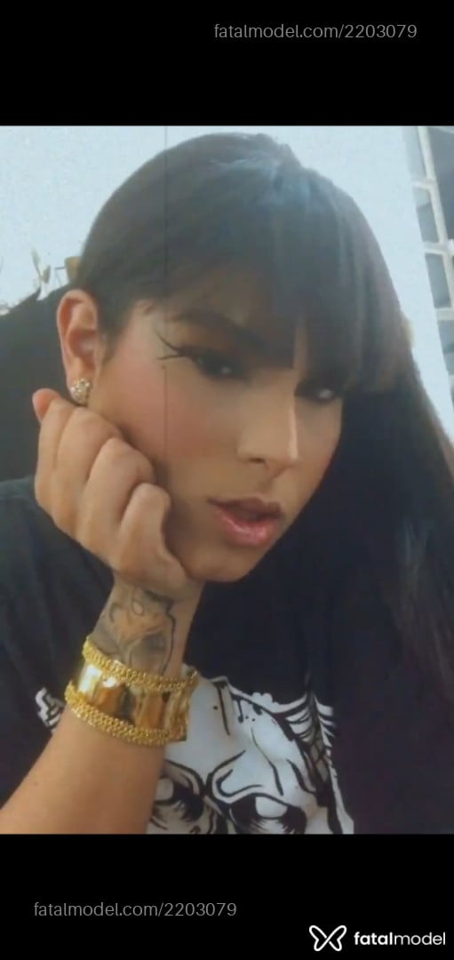 Acompanhante mulher trans com cabelo castanho de olhos castanhos em Betim - Kitty Kat