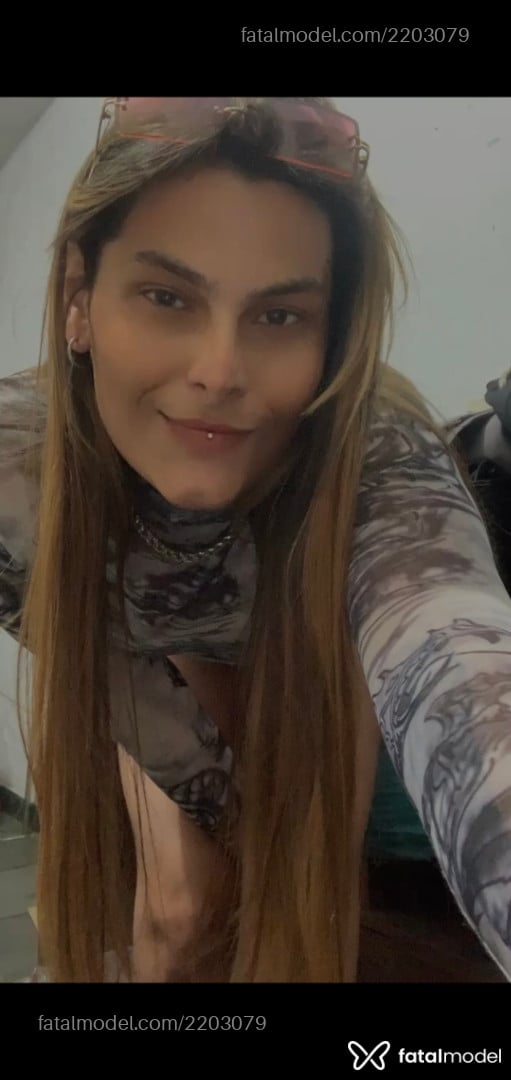 Acompanhante mulher trans com cabelo castanho de olhos castanhos em Betim - Kitty Kat