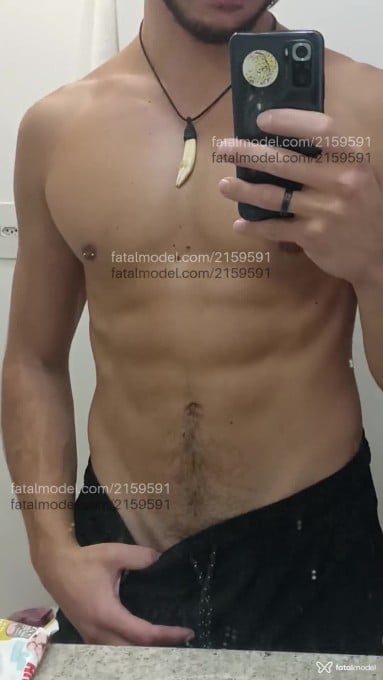Acompanhante homem com cabelo castanho de olhos castanhos em São Paulo Acompanhante homem com cabelo castanho de olhos castanhos em São Paulo - Lorenzo Italiano