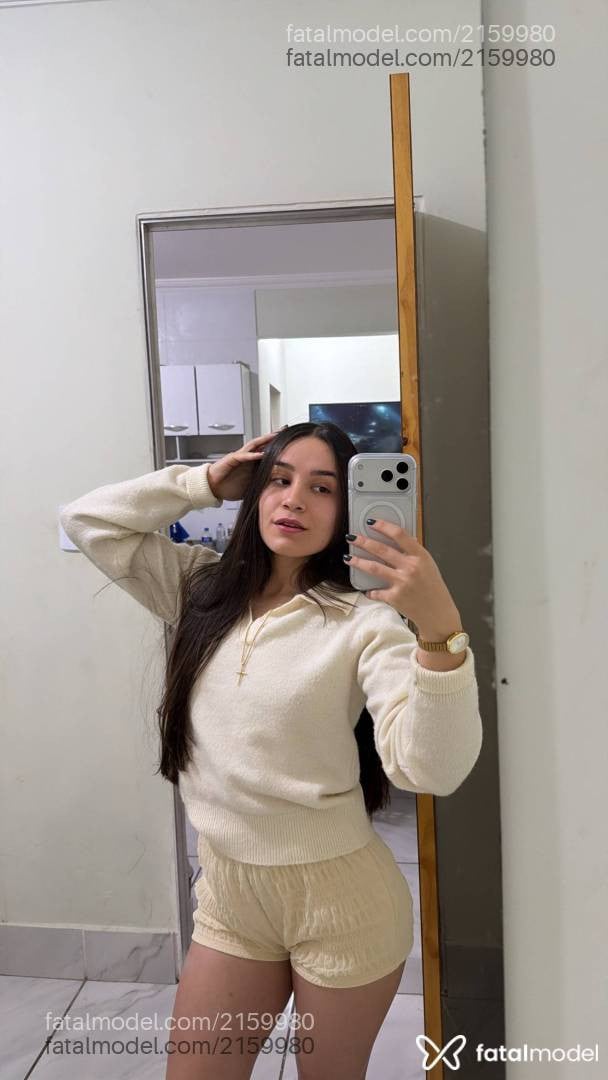 Acompanhante mulher com cabelo castanho de olhos mel em Belo Horizonte - Dávila Martire