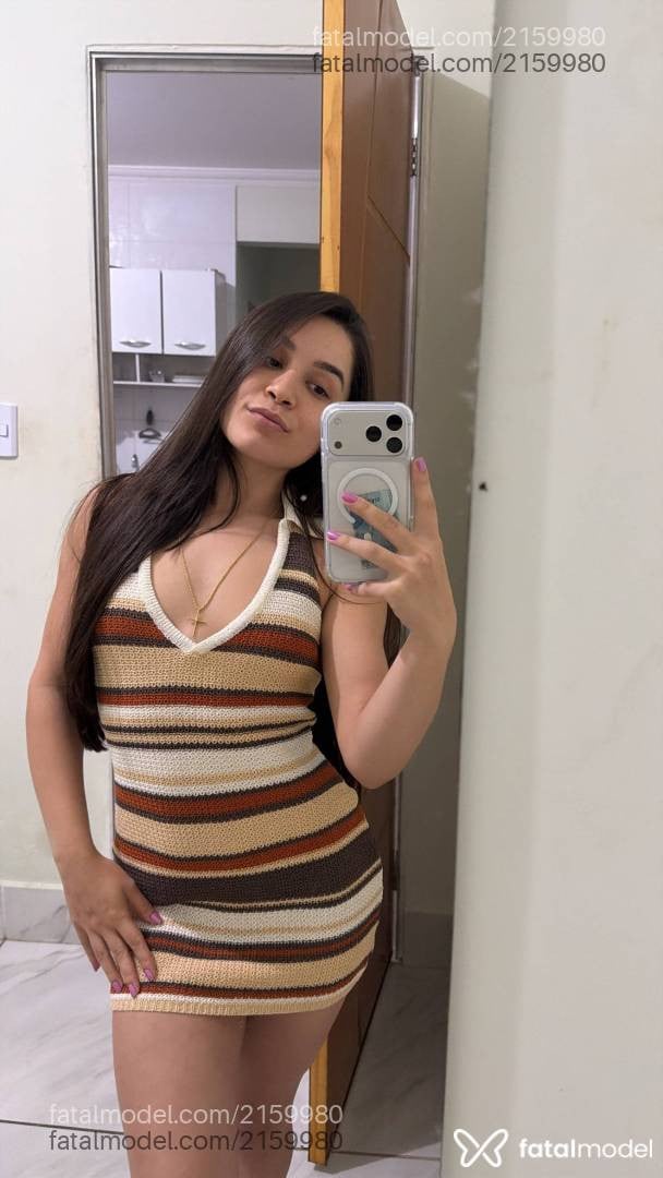 Acompanhante mulher com cabelo castanho de olhos mel em Belo Horizonte - Dávila Martire