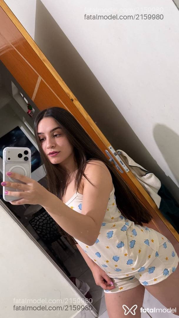 Acompanhante mulher com cabelo castanho de olhos mel em Belo Horizonte - Dávila Martire