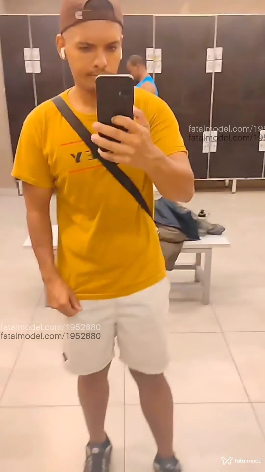 Acompanhante homem morena (o) de olhos castanhos em Duque de Caxias - Leonardo Silva