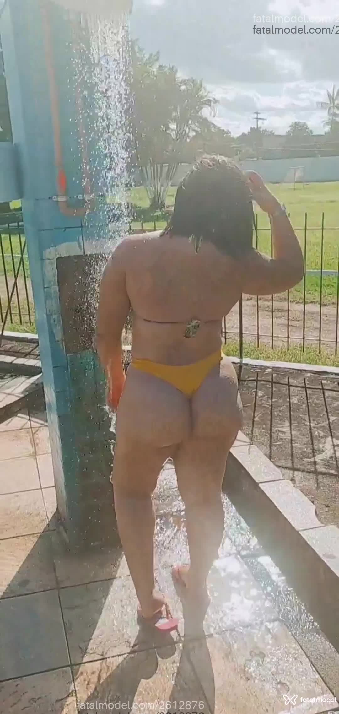 Acompanhante mulher com cabelo castanho de olhos castanhos em Magé - Eduarda