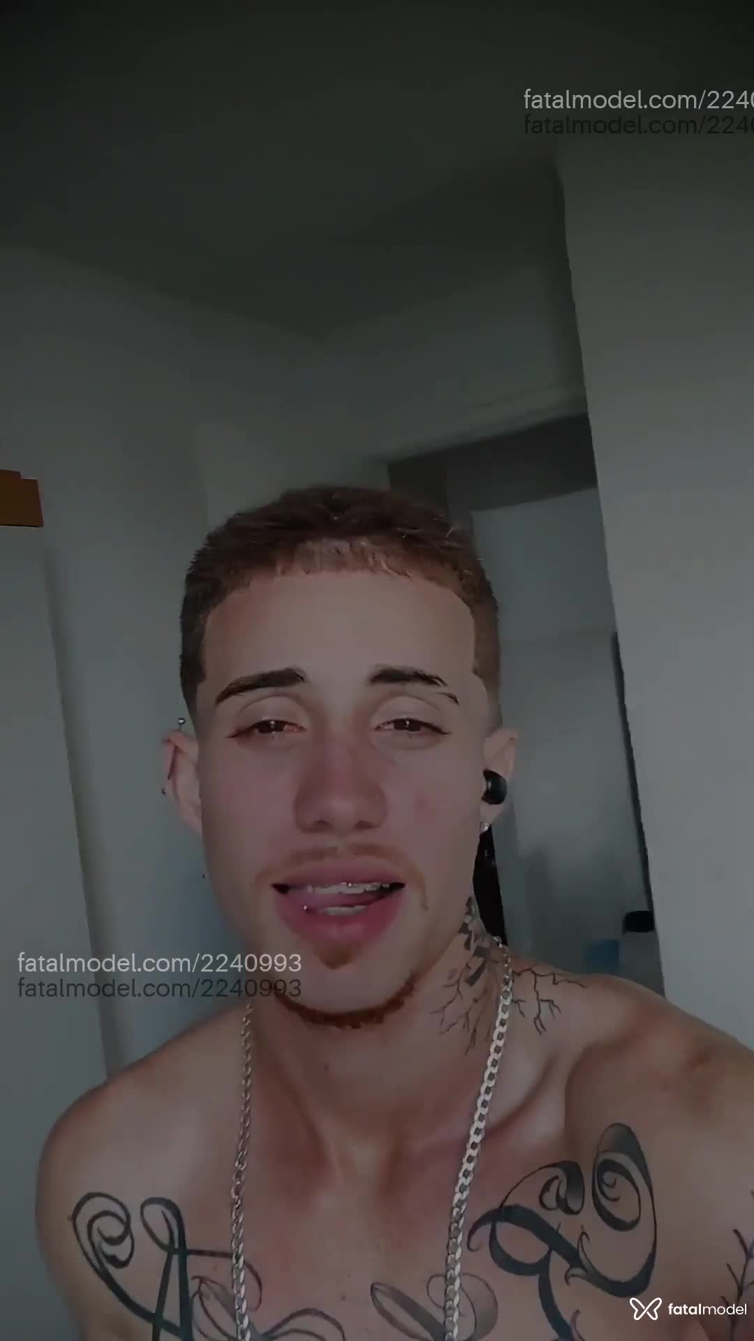 Acompanhante homem ruiva (o) de olhos castanhos em Virtual - Lionell