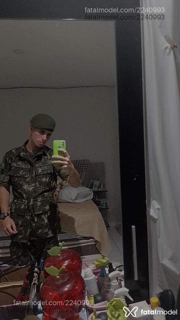 Acompanhante homem ruiva (o) de olhos castanhos em Virtual - Lionell
