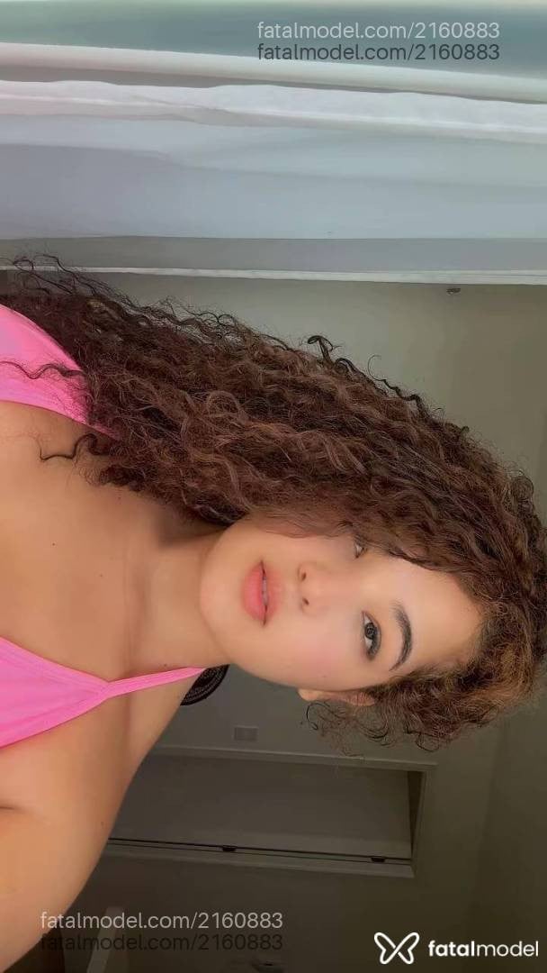 Acompanhante mulher com cabelo castanho de olhos castanhos - Isabele