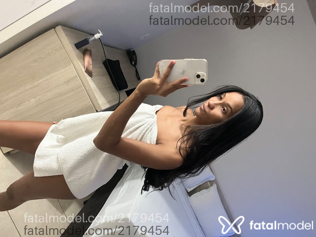 Acompanhante mulher morena (o) de olhos pretos em São Miguel do Guaporé Acompanhante mulher morena (o) de olhos pretos em São Miguel do Guaporé - Ligia