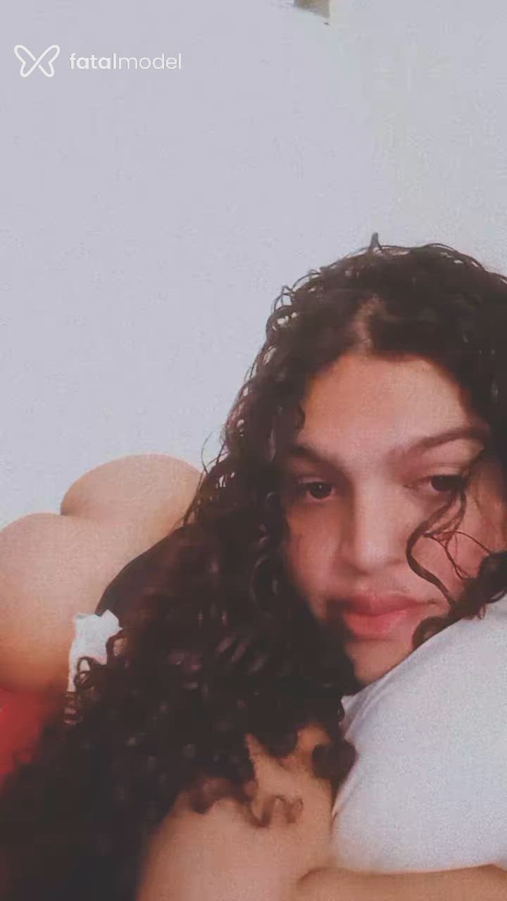 Acompanhante mulher trans morena (o) de olhos castanhos - Bruna