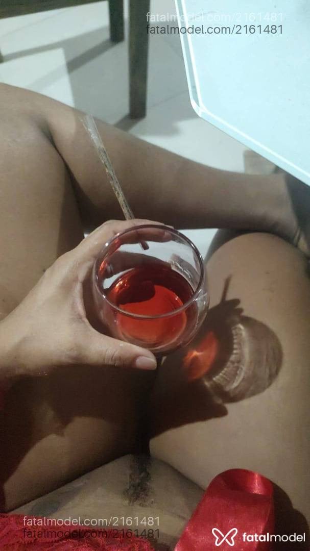 Acompanhante mulher com cabelo castanho de olhos castanhos em Luís Eduardo Magalhães Acompanhante mulher com cabelo castanho de olhos castanhos em Luís Eduardo Magalhães - Cibelle Araújo