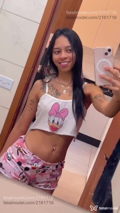 Acompanhante mulher morena (o) de olhos pretos - Jade Andrade Acompanhante mulher morena (o) de olhos pretos - Jade Andrade