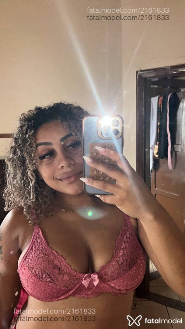 Acompanhante mulher loira (o) de olhos castanhos em Barão de Cocais - Dalila